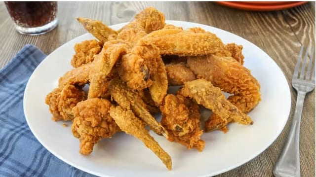 10 Chicken Wings.